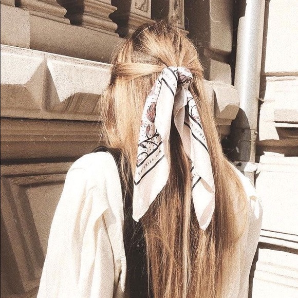 💕LAST One Plants Girl Art Illustration scarf - Picture 6 of 7